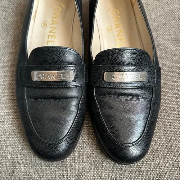 Vintage black Chanel loafers - Picture 3 of 7